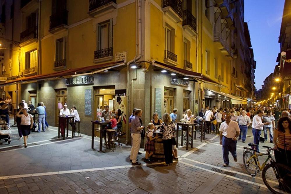 Espacioso Apartamento En El Centro De Pamplona Buitenkant foto