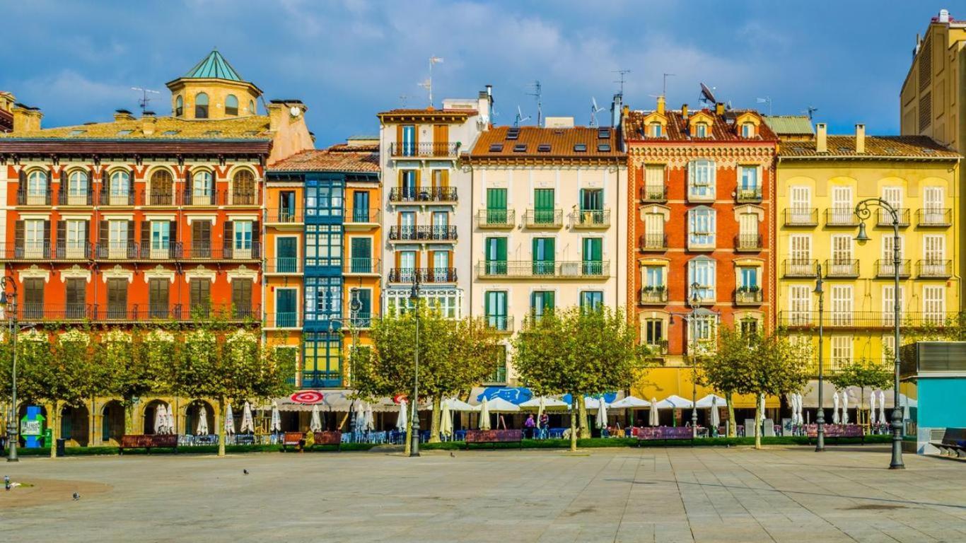 Espacioso Apartamento En El Centro De Pamplona Buitenkant foto